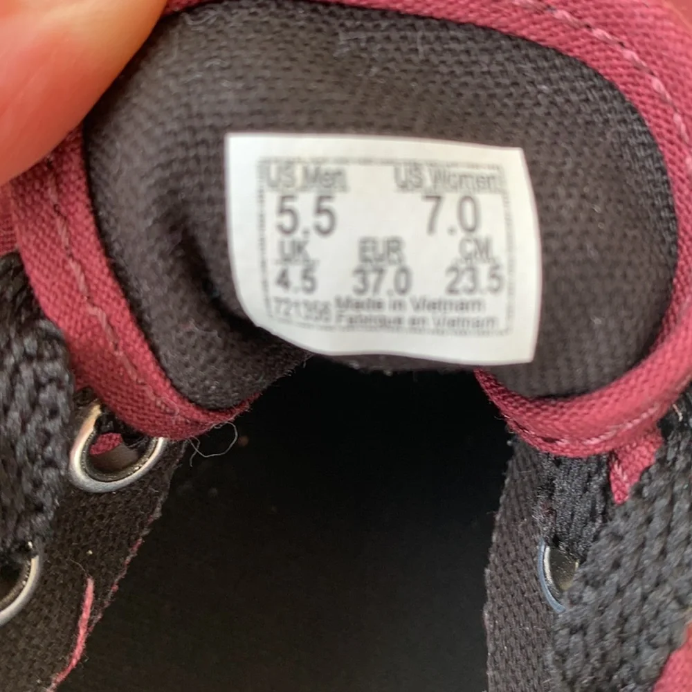 VANS SNEAKERS WOMENS 7 MENS 5.5
